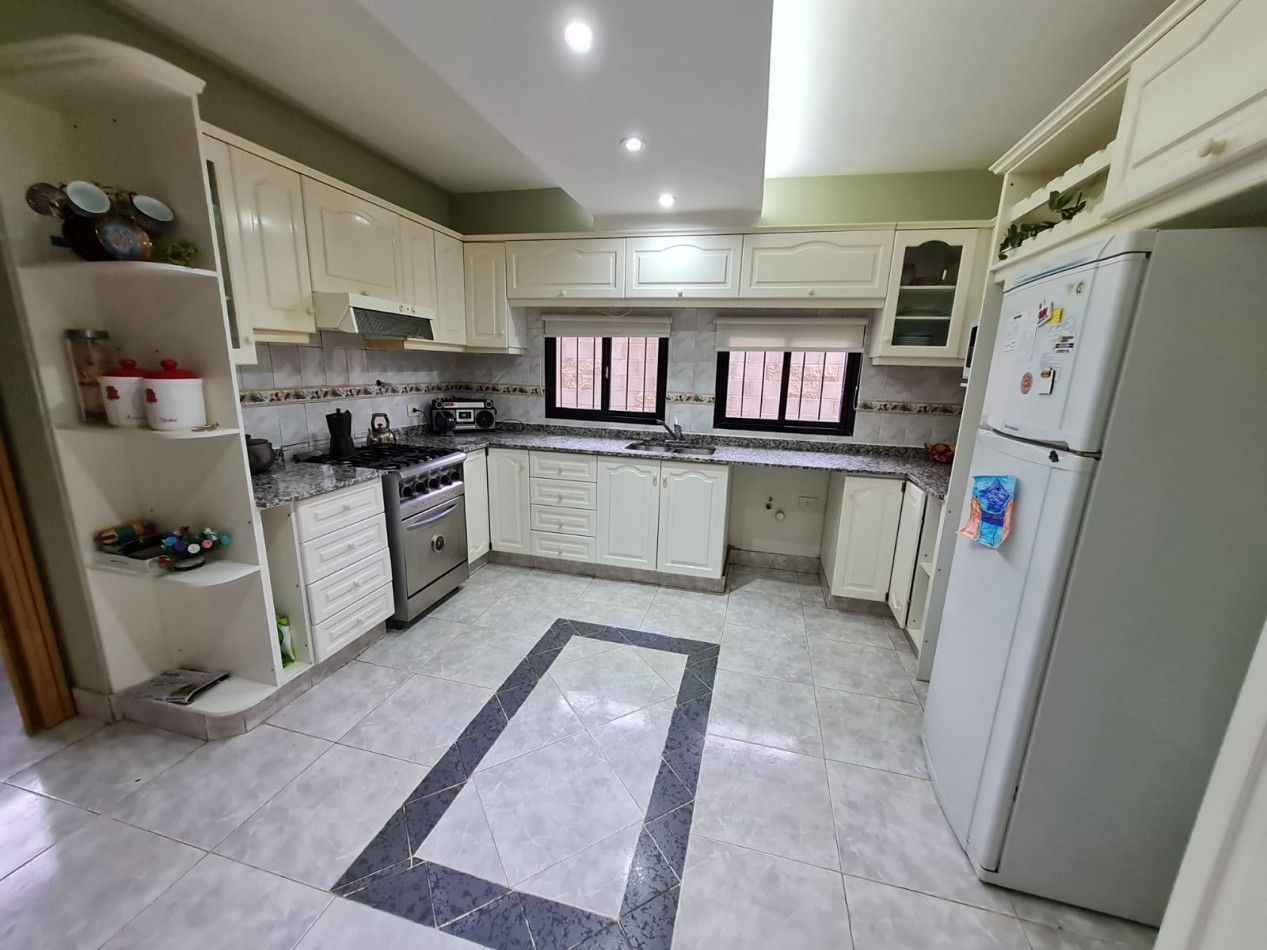 CASA EN VENTA B° DIVINA PROVIDENCIA