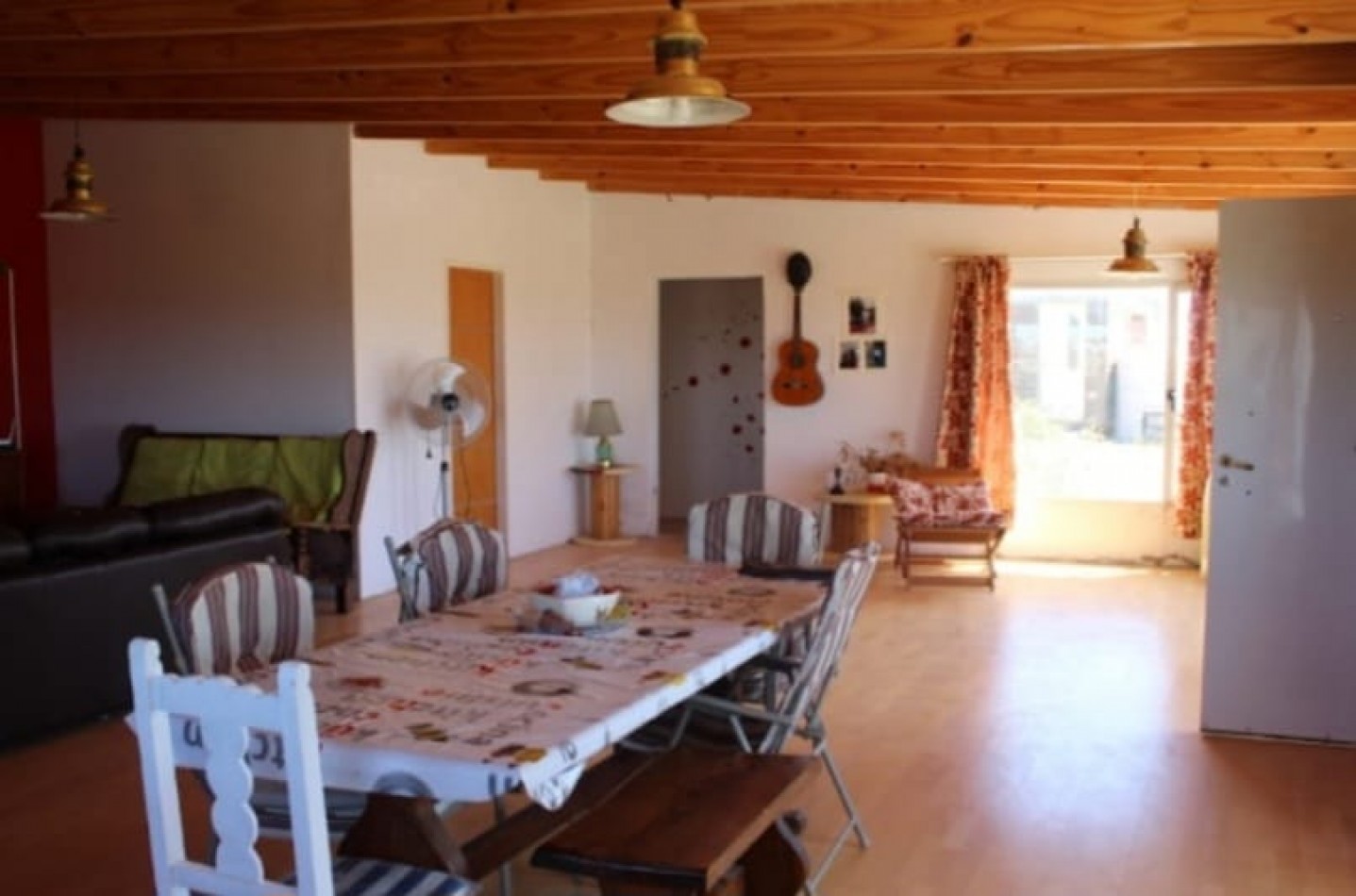 CASA CON TERRENO CAMARONES EN VENTA