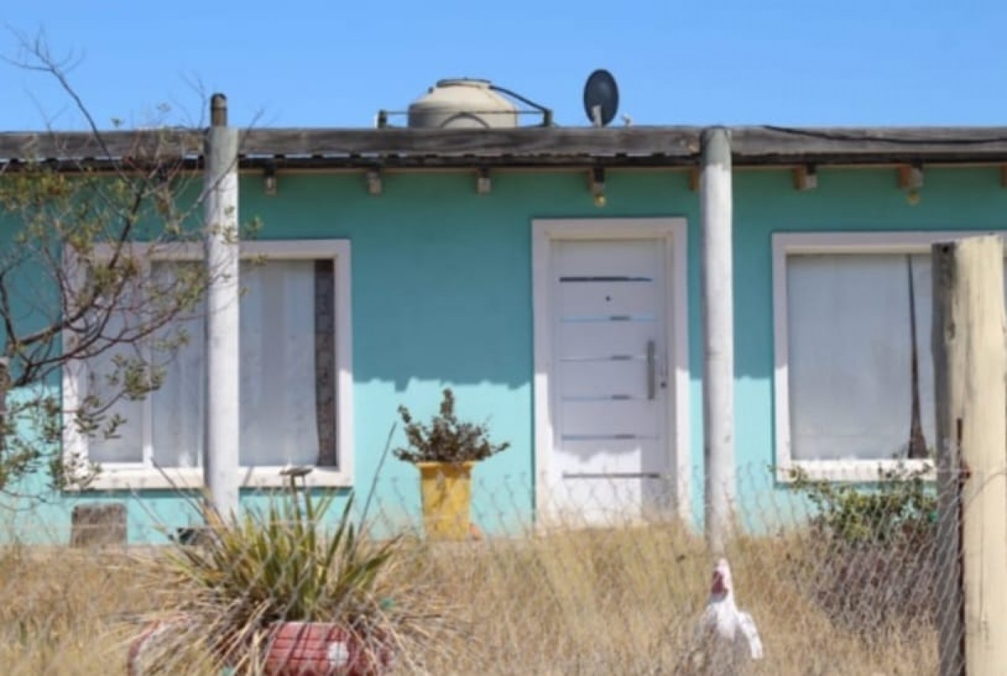CASA CON TERRENO CAMARONES EN VENTA