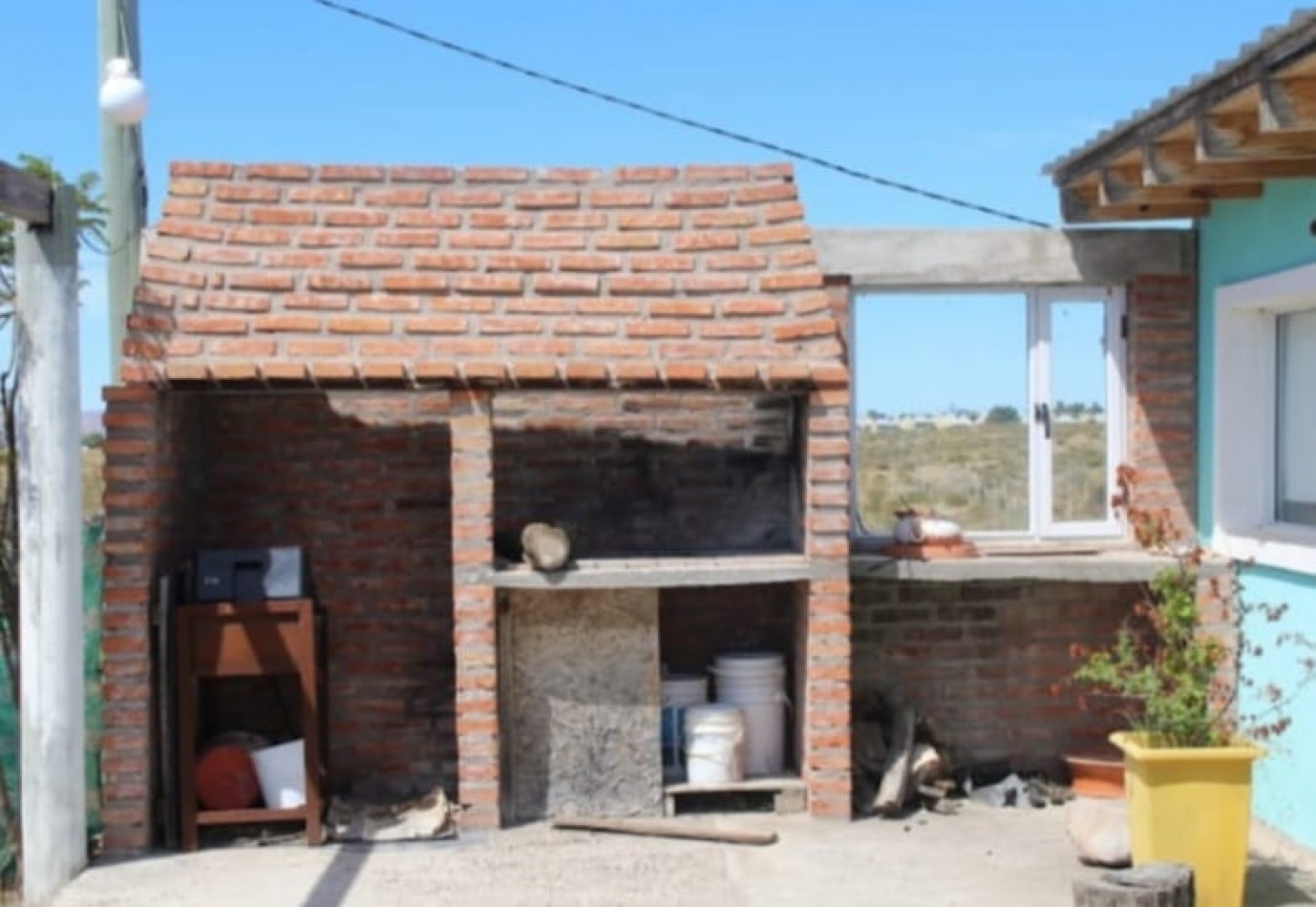 CASA CON TERRENO CAMARONES EN VENTA