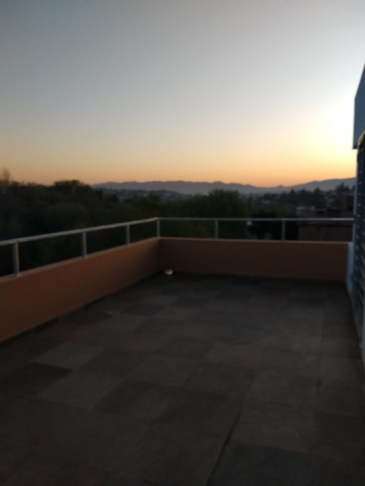 CASA CON PILETA EN VENTA CARLOS PAZ CORDOBA