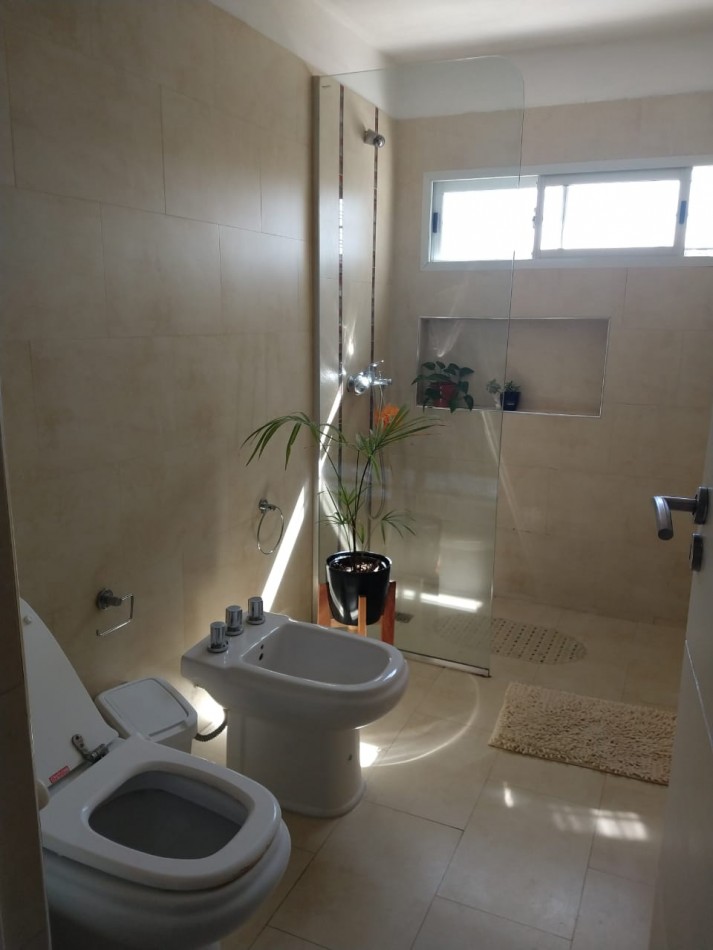 CASA CON PILETA EN VENTA CARLOS PAZ CORDOBA
