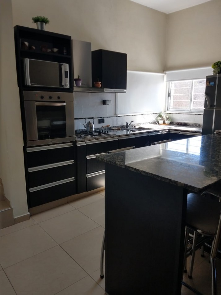 CASA CON PILETA EN VENTA CARLOS PAZ CORDOBA