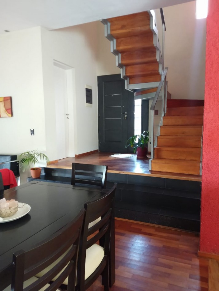CASA CON PILETA EN VENTA CARLOS PAZ CORDOBA