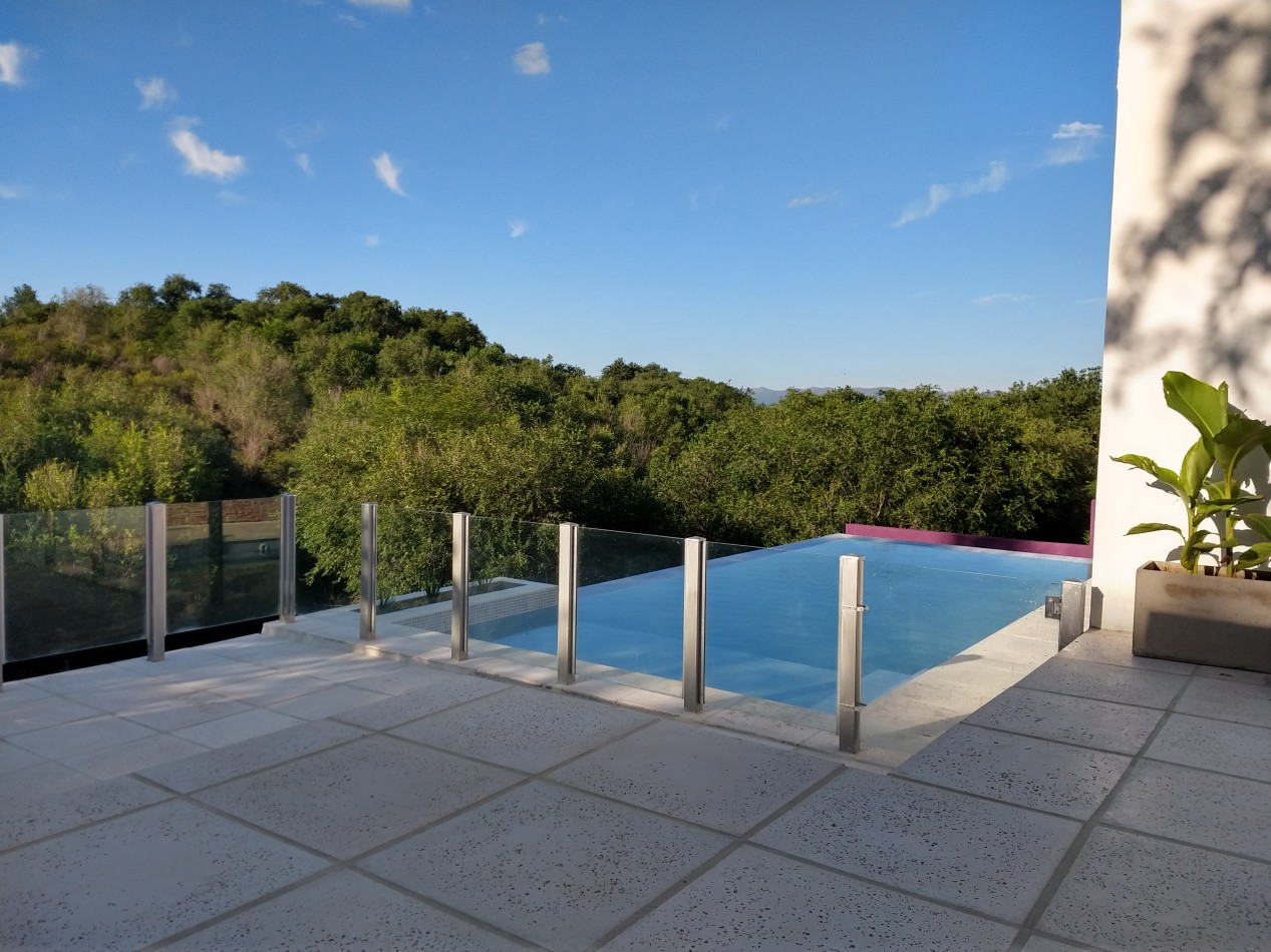 CASA CON PILETA EN VENTA CARLOS PAZ CORDOBA