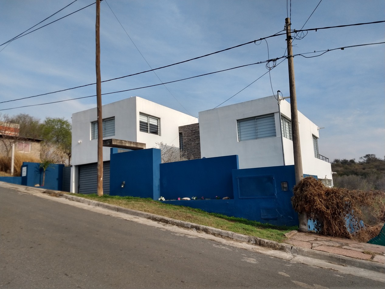 CASA CON PILETA EN VENTA CARLOS PAZ CORDOBA