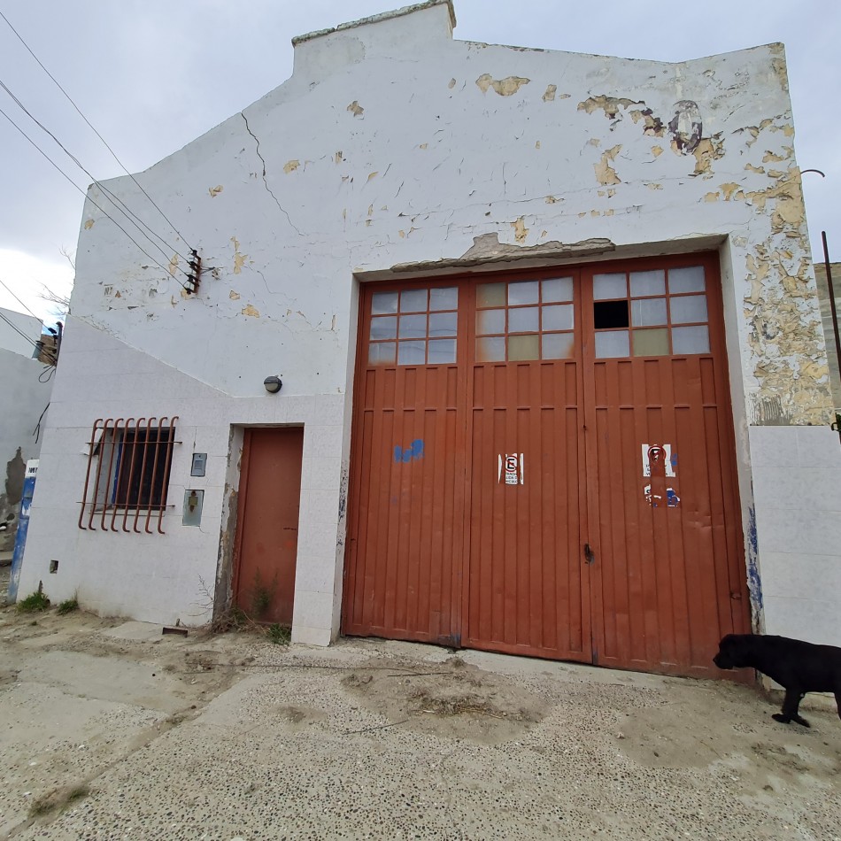 TERRENO CON 2 GALPONES EN VENTA A REFACCIONAR