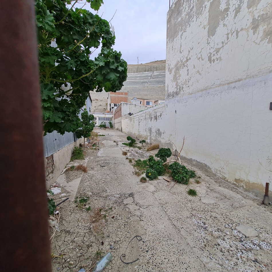 TERRENO CON 2 GALPONES EN VENTA A REFACCIONAR