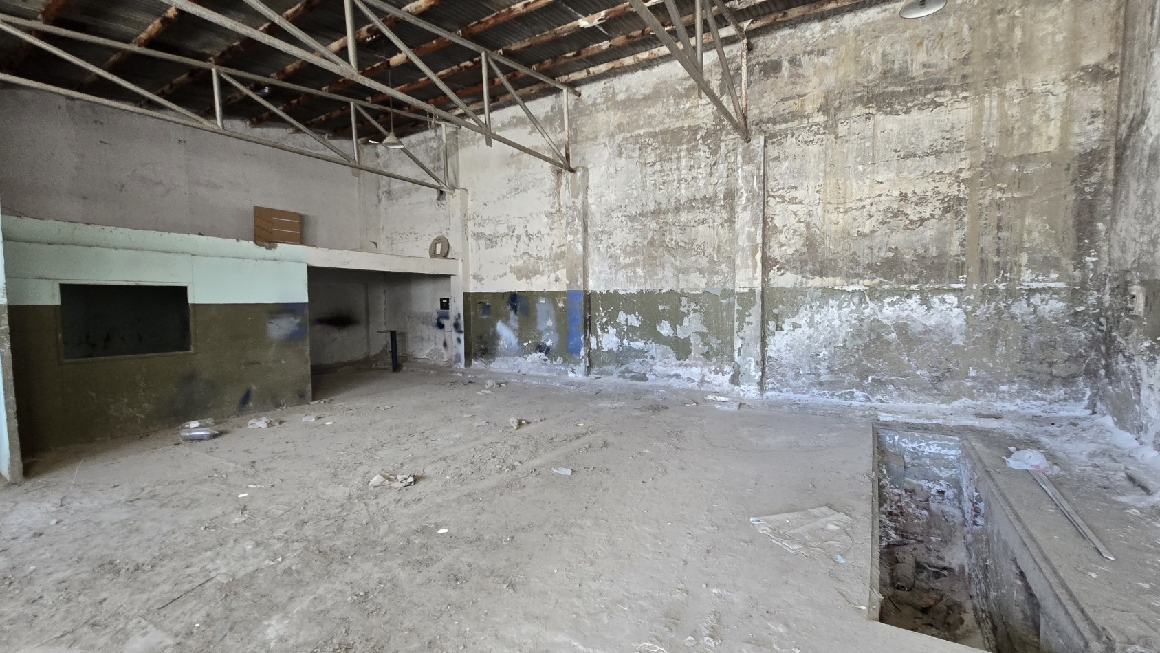 TERRENO CON 2 GALPONES EN VENTA A REFACCIONAR