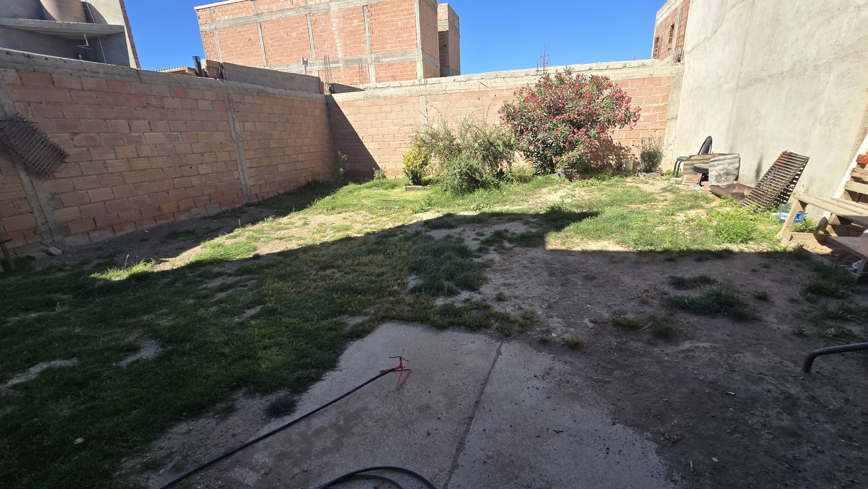 CASA EN VENTA B° LOS BRETES