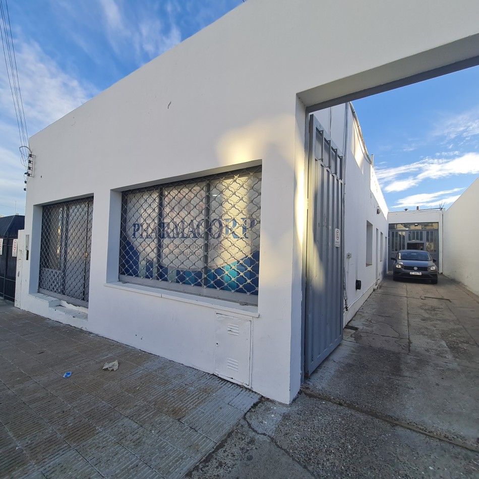 LOCAL COMERCIAL CON DEPOSITO EN VENTA