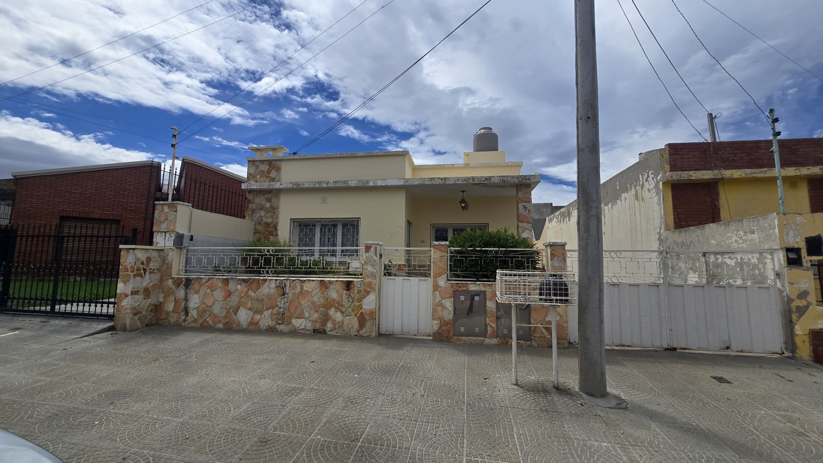 CASA EN ALQUILER B° PUEYRREDON 